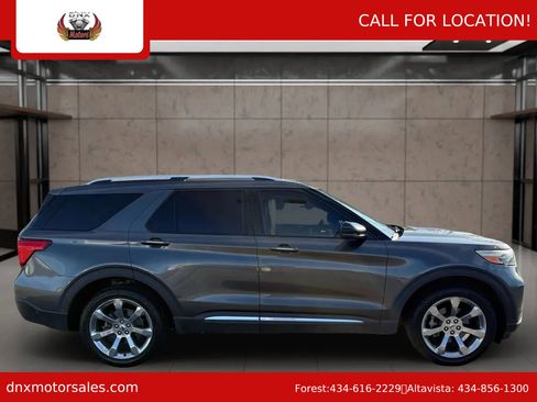 Used 2020 Ford Explorer Platinum w/ Premium Technology Package image 6