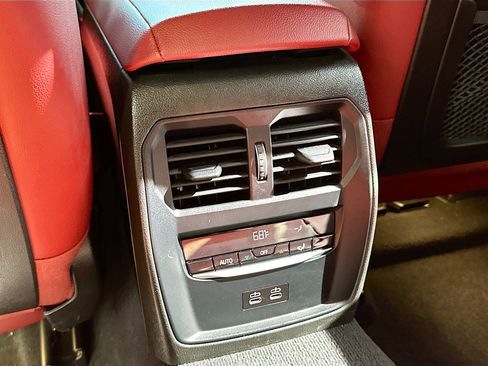 Certified 2023 BMW 330i Sedan w/ Convenience Package image 25