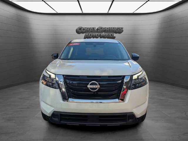 Certified 2025 Nissan Pathfinder S FWD image 2