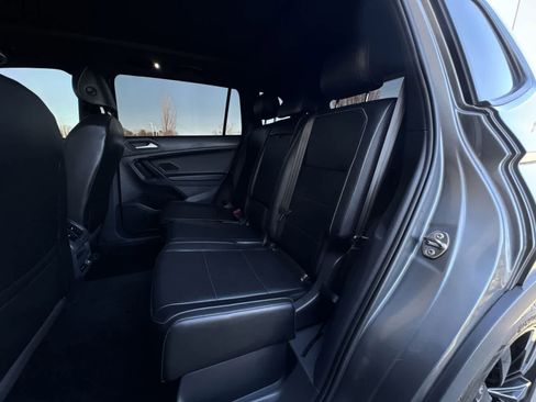 Used 2021 Volkswagen Tiguan SE R-Line w/ 2-Row Tiguan MDO Package image 21