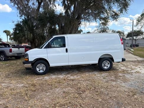 New 2026 Chevrolet Express 2500 Work Van 3D Cargo Van w/ Driver Convenience Package image 5