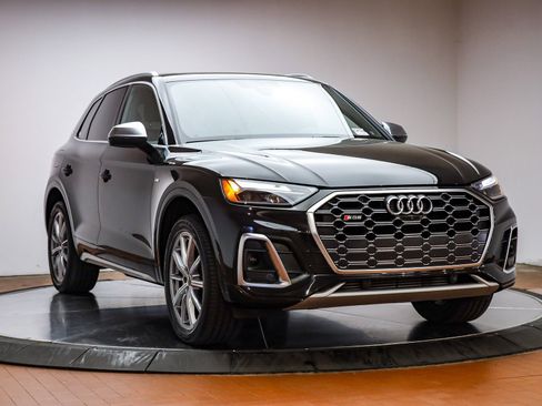 Used 2022 Audi SQ5 Premium Plus w/ Premium Plus Package image 3