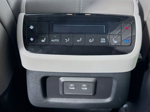 Certified 2026 INFINITI QX60 Luxe w/ Cargo Package FWD image 27