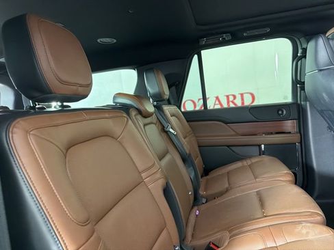 Used 2024 Lincoln Navigator L Reserve AWD/4WD image 18
