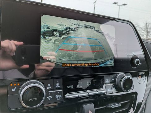 Certified 2024 Toyota Highlander XSE image 24