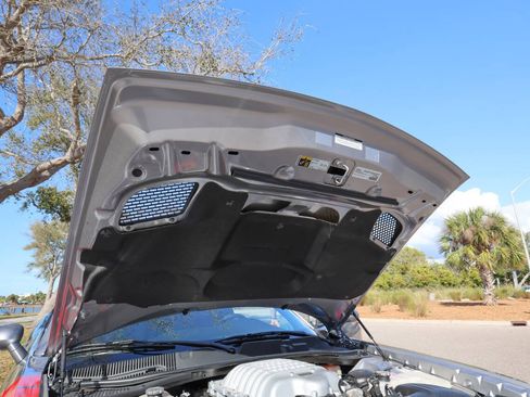 Used 2015 Dodge Challenger SRT Hellcat RWD image 98