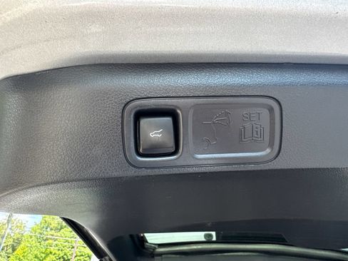 Used 2024 Ford Expedition Limited RWD image 17