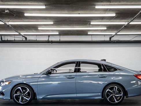 Used 2022 Honda Accord Sport image 2