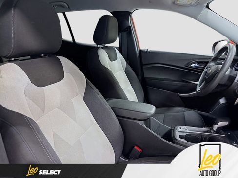 Used 2024 Chevrolet Trax LS w/ LS Convenience Package image 26