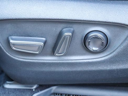 Used 2025 Toyota Sienna Platinum image 25