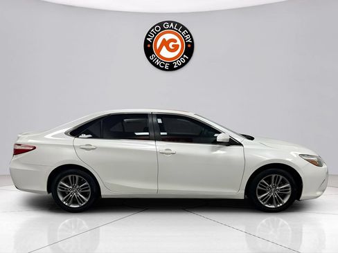 Used 2017 Toyota Camry SE FWD image 8