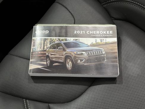 Used 2021 Jeep Cherokee Latitude Lux 80th Anniv w/ Quick Order Package 26U 80TH AWD/4WD image 55