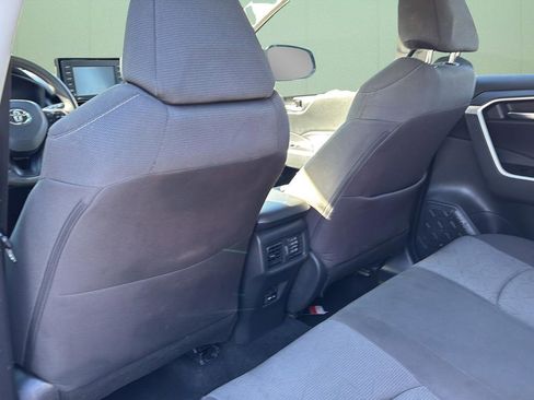 Used 2022 Toyota RAV4 XLE w/ Convenience Package image 20