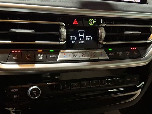 Certified 2024 BMW X4 xDrive30i w/ Premium Package image 9