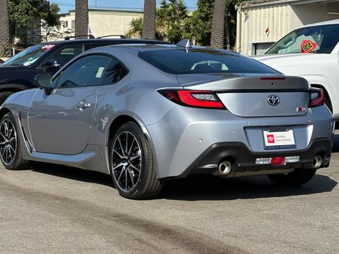 Certified 2022 Toyota GR86 w/ ALL Weather Mat Package (TMS) RWD image 6