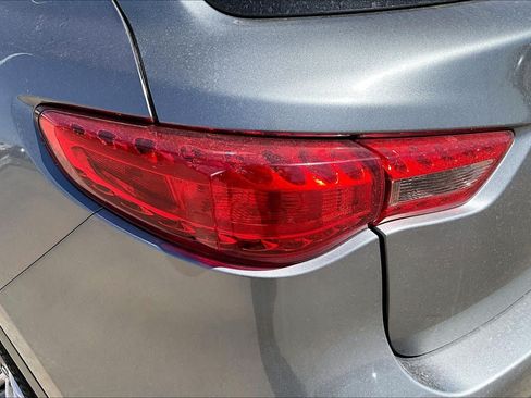 Used 2014 INFINITI QX70 AWD w/ Premium Package image 27