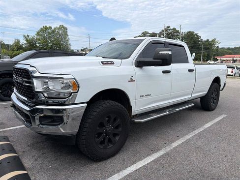 Used 2024 RAM 3500 Big Horn AWD/4WD image 1