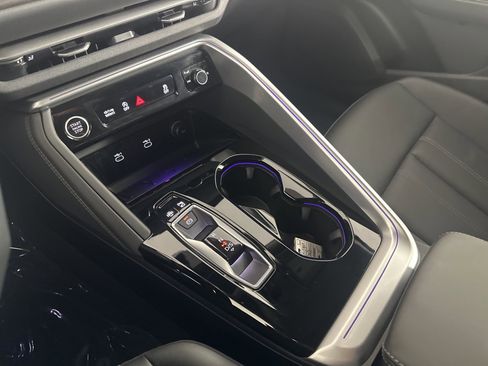 Used 2025 Audi Q5 Premium Plus w/ Premium Plus image 19