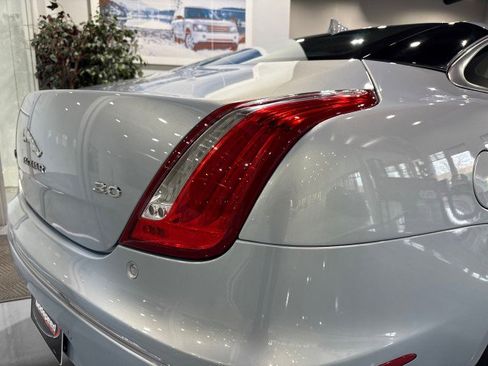 Used 2014 Jaguar XJ L Portfolio RWD image 43