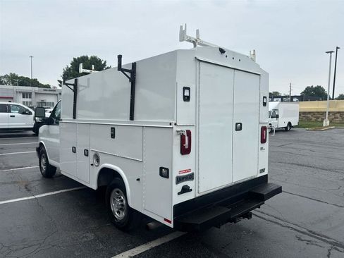 Used 2019 Chevrolet Express 3500 w/ Power Convenience Package RWD image 6