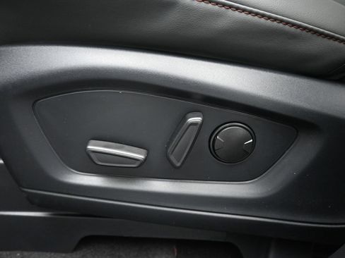 Used 2025 Ford Explorer Active RWD image 9