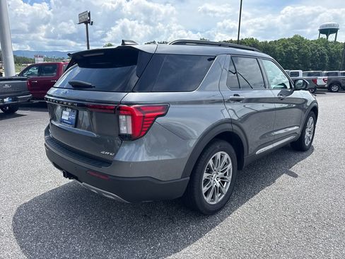 Used 2025 Ford Explorer Active w/ Active Comfort Package AWD/4WD image 13