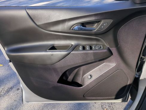 Used 2022 Chevrolet Equinox LT image 21