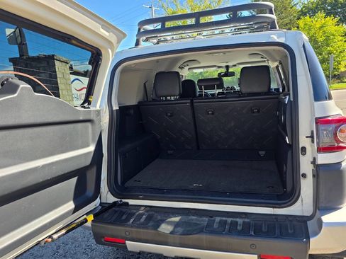 Used 2013 Toyota FJ Cruiser 4WD image 24