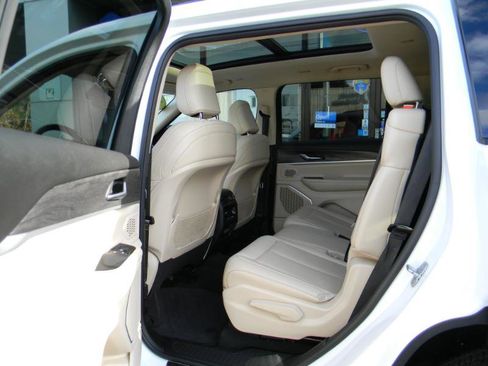 Used 2021 Jeep Grand Cherokee L Limited w/ Trailer Tow Group (B) image 12