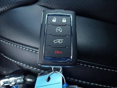 New 2026 Jeep Grand Cherokee Limited w/ Luxury Tech Group II AWD/4WD image 29