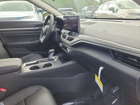 New 2026 Nissan Altima 2.5 SR FWD image 29