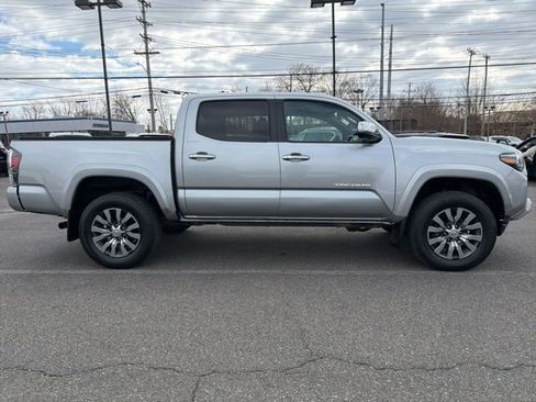 Used 2023 Toyota Tacoma Limited image 9