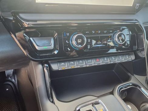 Used 2024 GMC Sierra 1500 AT4X image 15