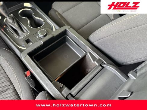 Certified 2019 Chevrolet Traverse LT FWD image 18