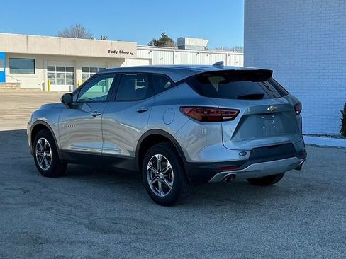 Used 2023 Chevrolet Blazer LT AWD/4WD image 3