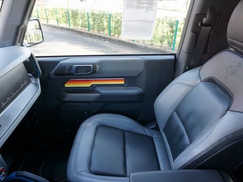 Used 2023 Ford Bronco Black Diamond w/ Sasquatch Package image 32