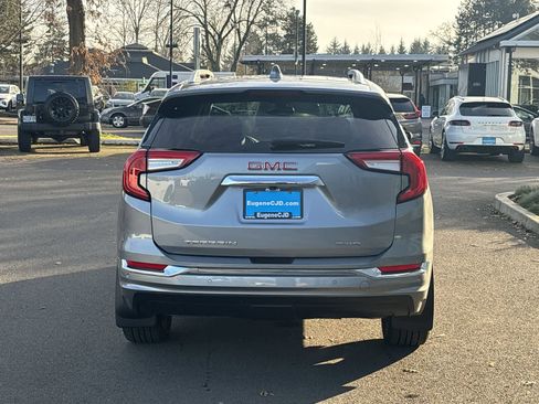 Used 2023 GMC Terrain Denali w/ Denali Premium Package image 4