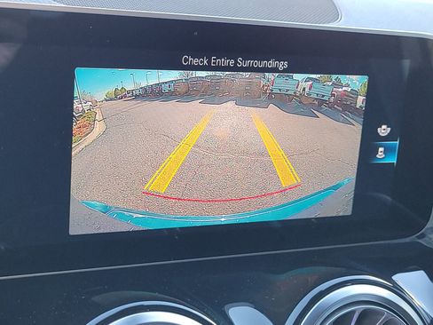 Used 2021 Mercedes-Benz GLB 250 4MATIC image 19
