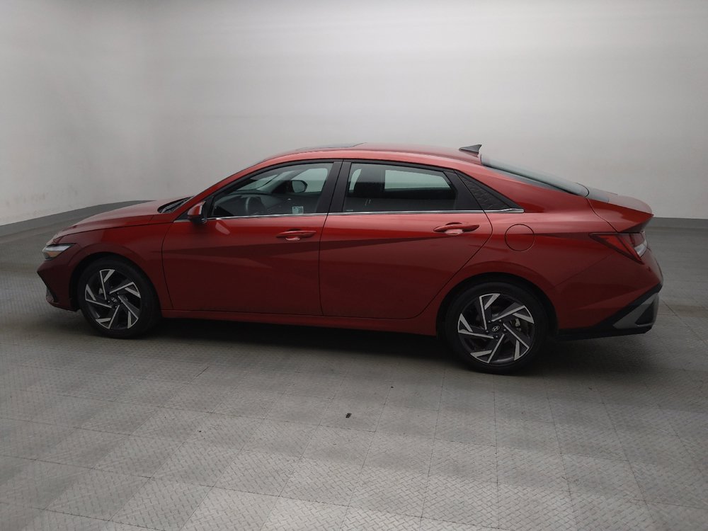 Used 2025 Hyundai Elantra SEL FWD image 3