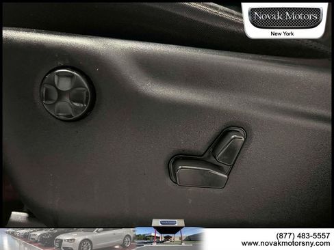 Used 2022 Jeep Grand Cherokee Laredo X image 15