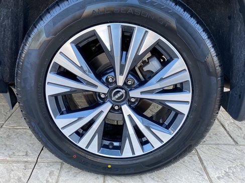 Certified 2023 Nissan Rogue SV AWD/4WD image 13