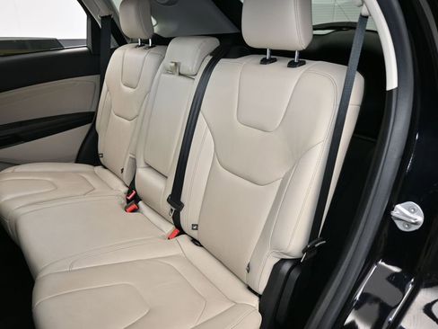 Used 2022 Ford Edge Titanium image 34