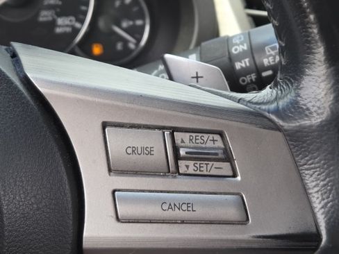 Used 2011 Subaru Outback 3.6R Limited AWD/4WD image 6