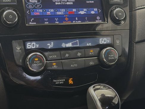 Used 2019 Nissan Rogue SV w/ Premium Package FWD image 10