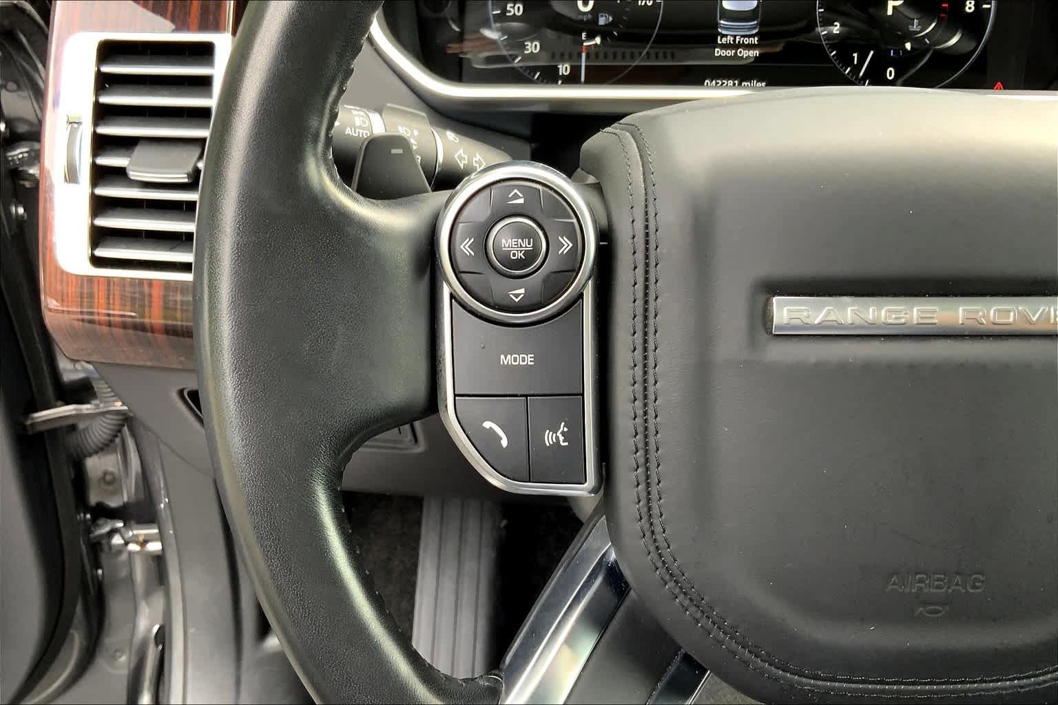 Used 2017 Land Rover Range Rover Supercharged AWD/4WD image 23