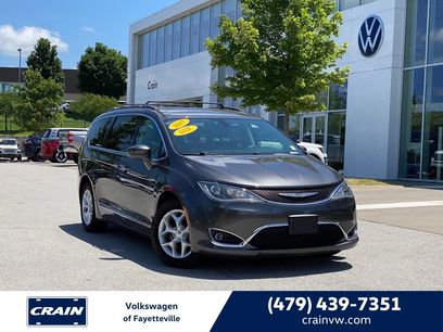 Used 2017 Chrysler Pacifica Touring-L w/ Tire & Wheel Group