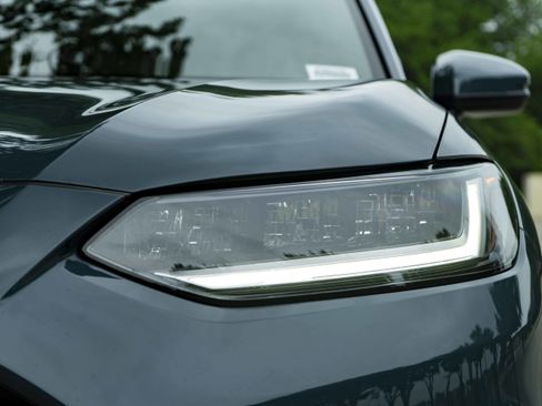Used 2025 Honda HR-V LX image 11