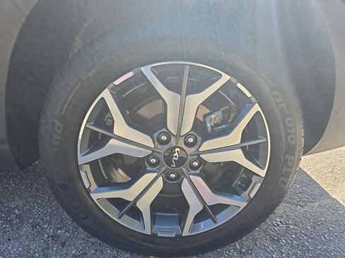 Used 2023 Kia Seltos EX image 35