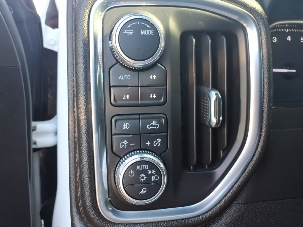 Used 2022 GMC Sierra 1500 AT4 w/ AT4 Preferred Package AWD/4WD image 15