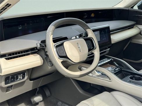 Used 2024 Lincoln Nautilus Reserve w/ Equipment Group 203A image 32